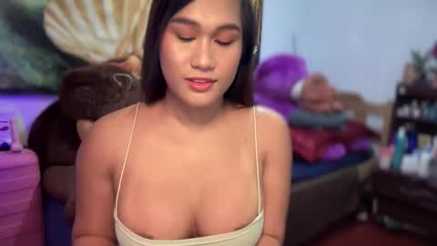 sofielove online show from September 13, 2025, 8:41 pm