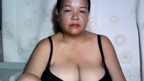 Snapshot of pinay_yummy28 chatting on November 14, 2025, 8:35 am pinay_yummy28 online show from November 14, 2025, 8:35 am