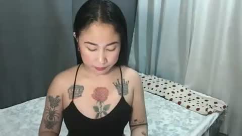 yumie  online show from April 8, 2026, 11:54 am