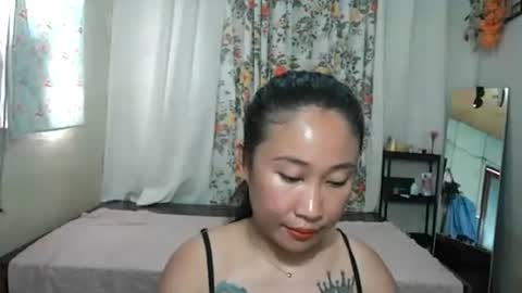 yumie  online show from June 7, 2026, 12:48 am