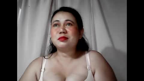 pinaymama12345 online show from December 1, 2025, 11:43 pm