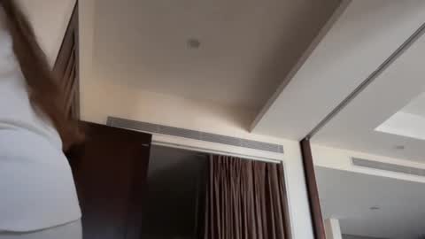 Susie online show from December 18, 2025, 2:17 am