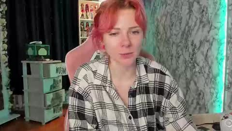 Snapshot of pink_ss chatting on December 5, 2025, 11:08 am Saly online show from December 5, 2025, 11:08 am