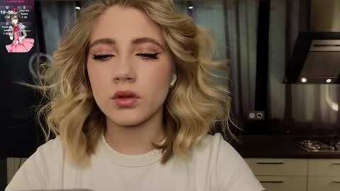 Adele online show from February 18, 2025, 12:06 pm