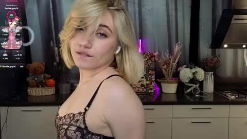 Adele online show from March 12, 2025, 12:04 pm