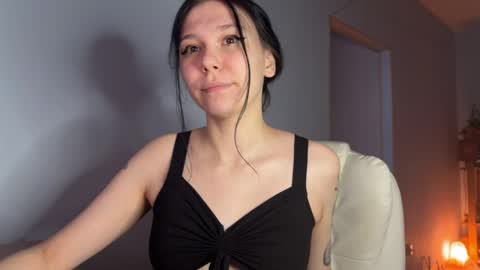 pinkdollylovv online show from May 18, 2026, 8:47 pm