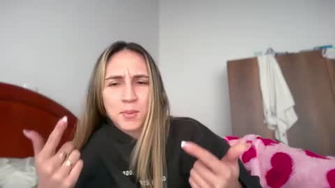 Snapshot of pinkilola chatting on June 15, 2026, 7:05 pm Pinkilola online show from June 15, 2026, 7:05 pm