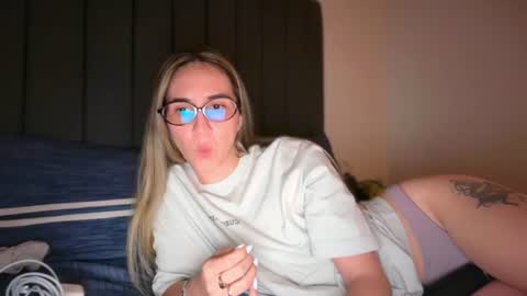 Snapshot of pinkilola chatting on July 19, 2026, 3:54 am Pinkilola online show from July 19, 2026, 3:54 am