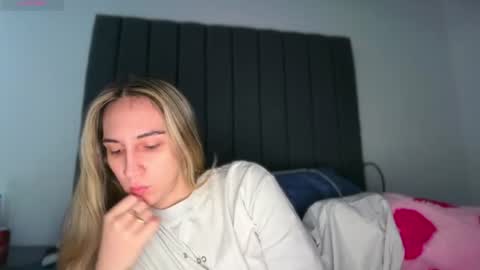 Snapshot of pinkilola chatting on July 19, 2026, 5:27 pm Pinkilola online show from July 19, 2026, 5:27 pm