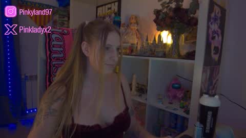 pinkladyx2 online show from February 1, 2026, 12:09 am