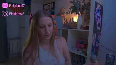 pinkladyx2 online show from February 21, 2026, 4:19 pm