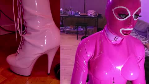Snapshot of pinklatexgurl chatting on December 19, 2025, 11:12 pm pinklatexgurl online show from December 19, 2025, 11:12 pm