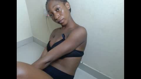 pinknjuicyx online show from December 11, 2024, 8:18 pm