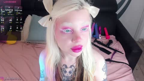 Helen Goat online show from December 4, 2024, 8:01 am