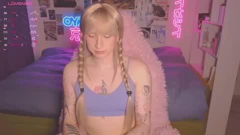 pinkvenom_ online show from September 30, 2025, 7:30 pm