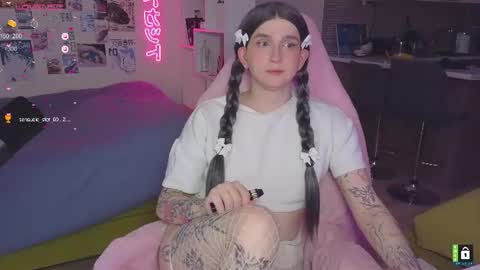 pinkvenom_ online show from July 15, 2026, 4:23 pm