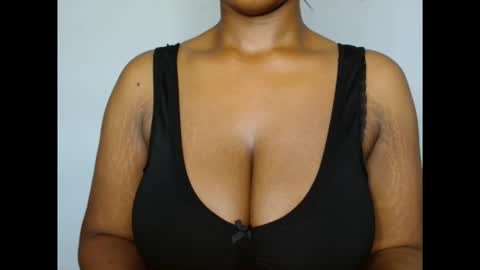 pinkxsugar online show from February 25, 2026, 5:11 pm