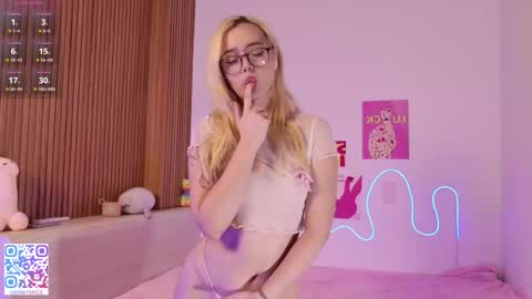 Pinky online show from September 30, 2025, 2:38 am