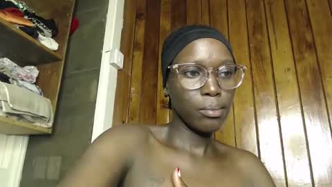 Snapshot of pinky_lips1 chatting on April 25, 2026, 7:22 pm pinky_lips1 online show from April 25, 2026, 7:22 pm