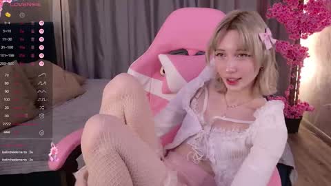 Snapshot of pinky_p1e69 chatting on September 18, 2025, 9:06 pm Elis online show from September 18, 2025, 9:06 pm