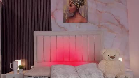 Peachy online show from November 8, 2025, 3:39 am