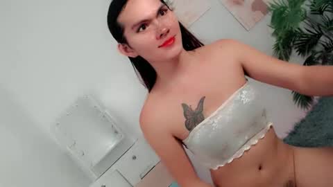 pinky_web03 online show from October 18, 2025, 10:43 pm