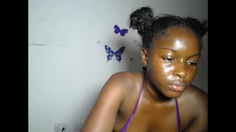 pinkykiki_247 online show from November 27, 2025, 9:28 pm