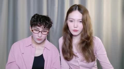 Snapshot of pinkylovers chatting on June 6, 2026, 9:30 pm Li long hair and Ru short hair online show from June 6, 2026, 9:30 pm