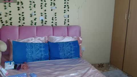 Pinky online show from March 14, 2026, 1:55 am