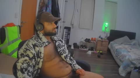 Snapshot of pinocicock chatting on December 5, 2024, 12:41 am Yash online show from December 5, 2024, 12:41 am