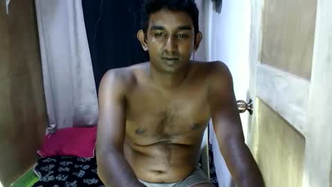 rayvienn online show from March 19, 2026, 2:43 pm