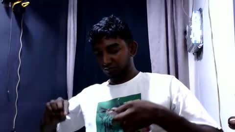 rayvienn online show from April 11, 2026, 3:49 pm