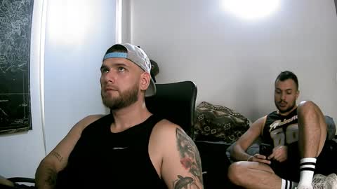 Snapshot of pipe1203 chatting on November 16, 2025, 8:14 pm pipe1203 online show from November 16, 2025, 8:14 pm