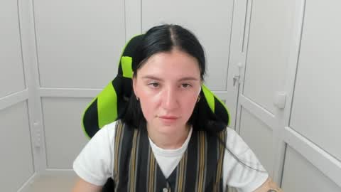 Snapshot of piper_smilee chatting on July 14, 2026, 12:11 pm Piper online show from July 14, 2026, 12:11 pm