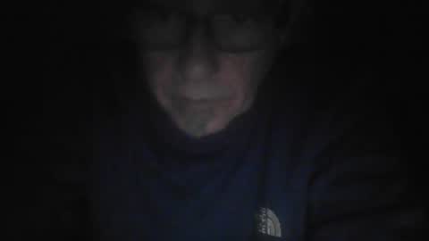 Snapshot of pipi2704 chatting on December 17, 2024, 2:55 am pipi2704 online show from December 17, 2024, 2:55 am