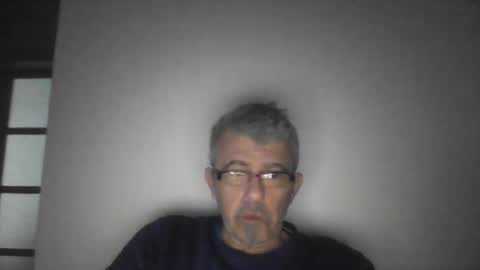 Snapshot of pipi2704 chatting on January 11, 2025, 7:06 am pipi2704 online show from January 11, 2025, 7:06 am