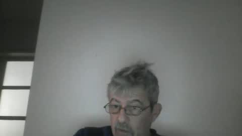 Snapshot of pipi2704 chatting on January 26, 2025, 8:25 am pipi2704 online show from January 26, 2025, 8:25 am