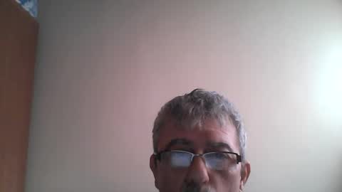 Snapshot of pipi2704 chatting on February 2, 2025, 11:51 am pipi2704 online show from February 2, 2025, 11:51 am