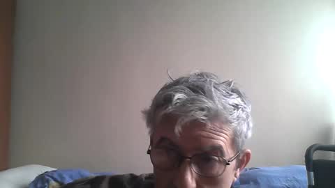 Snapshot of pipi2704 chatting on February 15, 2025, 12:01 pm pipi2704 online show from February 15, 2025, 12:01 pm