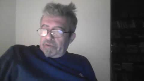 Snapshot of pipi2704 chatting on February 17, 2025, 5:36 am pipi2704 online show from February 17, 2025, 5:36 am