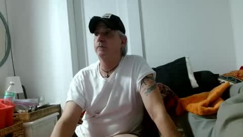 pirate334 online show from May 25, 2026, 4:29 am