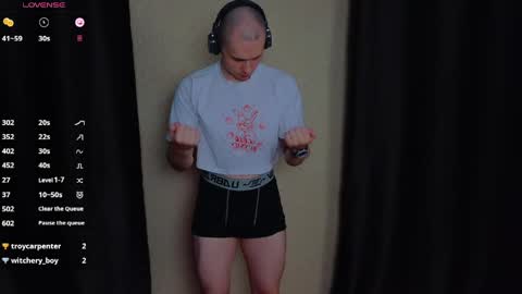 STRONGBEAUTY online show from April 22, 2026, 1:23 pm