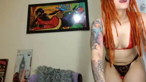 Alejandra online show from October 1, 2025, 9:21 pm