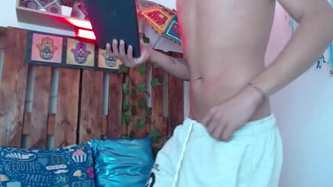 piter_vanegas online show from November 13, 2025, 4:44 am