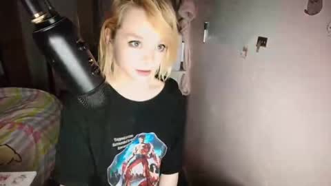 Kitty online show from December 13, 2025, 10:26 pm