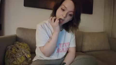 Kitty online show from May 21, 2026, 2:07 am