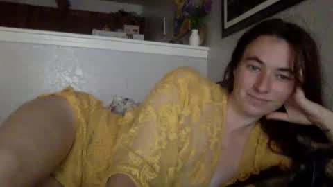 Snapshot of pixie_bella chatting on October 24, 2025, 6:15 pm pixie_bella online show from October 24, 2025, 6:15 pm