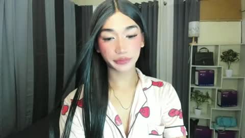Snapshot of pixiedoll_ chatting on June 15, 2026, 6:32 pm pixiedoll_ online show from June 15, 2026, 6:32 pm