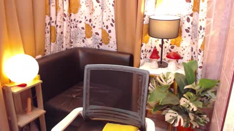 pixiewinky online show from March 6, 2025, 8:08 am