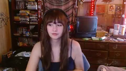 Izzy online show from December 1, 2025, 7:30 pm